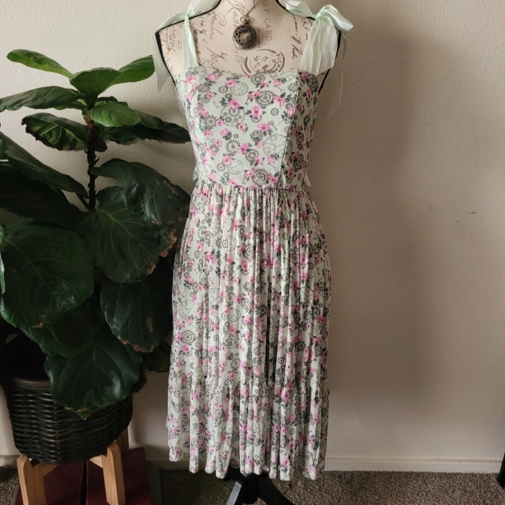 🖤Hot Topic Roses & Gears Dress